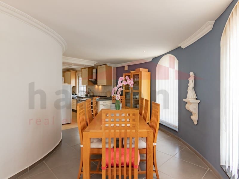 5 Zimmer Villa zu verkaufen in Benajarafe mit Pool - 955.000 € (Ref: 9704898)