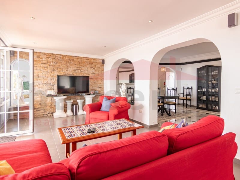 5 Zimmer Villa zu verkaufen in Benajarafe mit Pool - 955.000 € (Ref: 9704898)