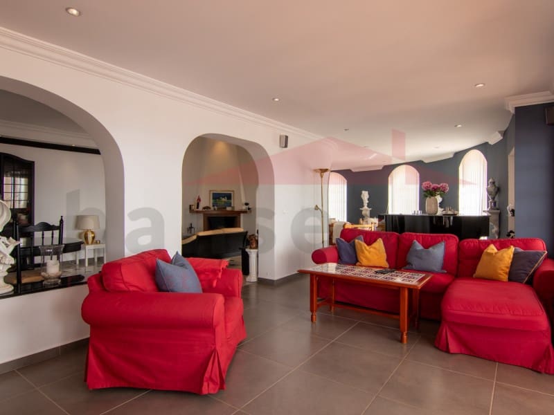 5 Zimmer Villa zu verkaufen in Benajarafe mit Pool - 955.000 € (Ref: 9704898)