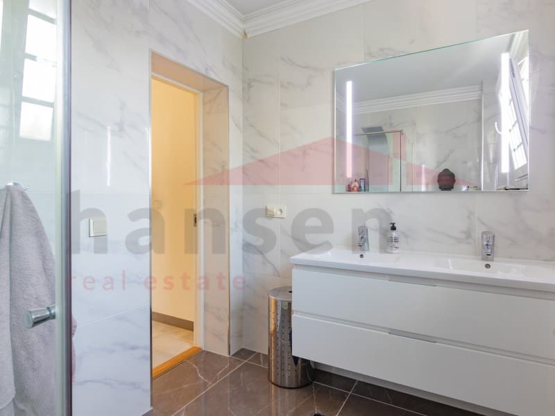 5 Zimmer Villa zu verkaufen in Benajarafe mit Pool - 955.000 € (Ref: 9704898)