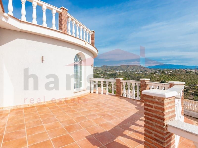 5 Zimmer Villa zu verkaufen in Benajarafe mit Pool - 955.000 € (Ref: 9704898)