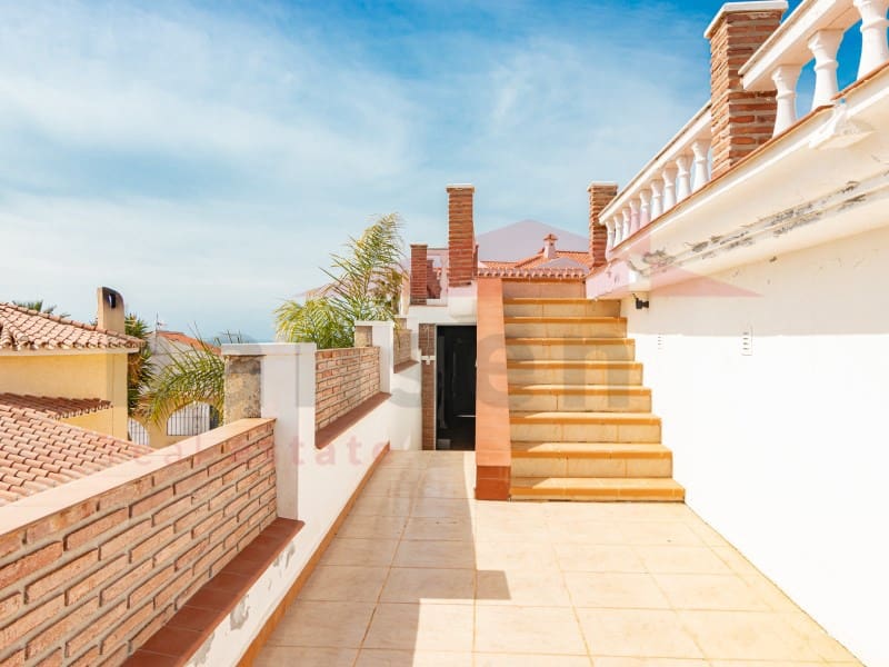 5 Zimmer Villa zu verkaufen in Benajarafe mit Pool - 955.000 € (Ref: 9704898)