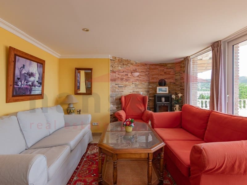 5 Zimmer Villa zu verkaufen in Benajarafe mit Pool - 955.000 € (Ref: 9704898)