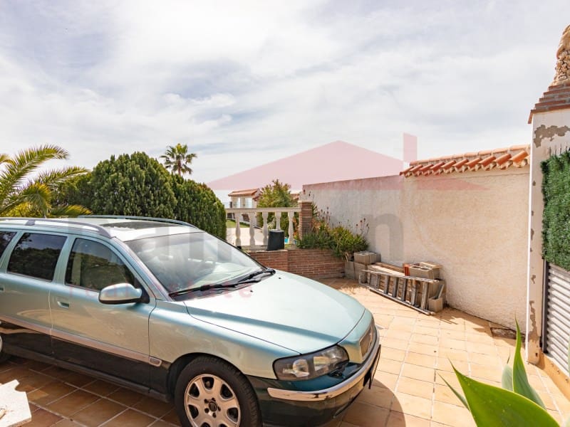 5 Zimmer Villa zu verkaufen in Benajarafe mit Pool - 955.000 € (Ref: 9704898)