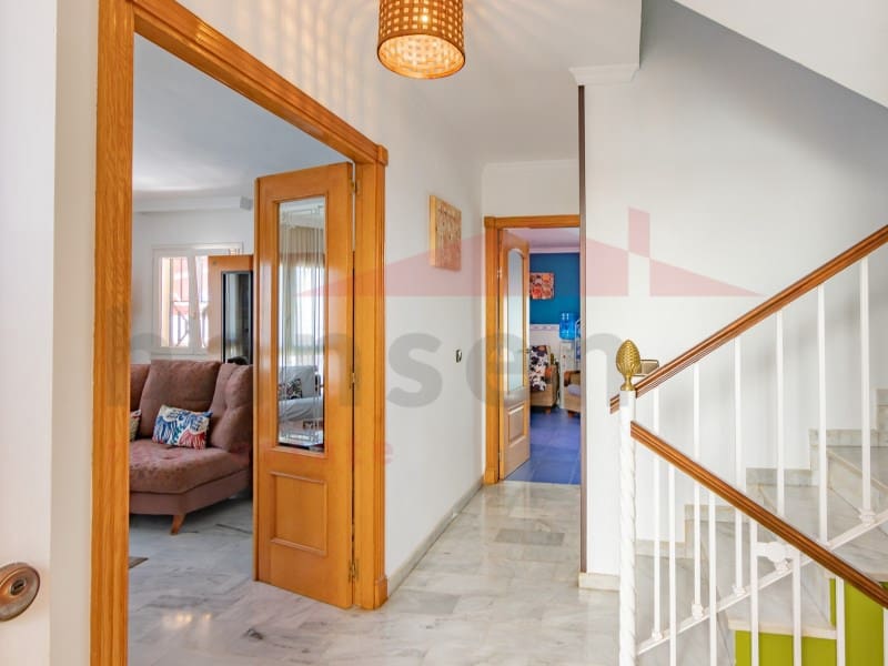 3 soverom Villa til salgs i Torre del Mar med svømmebasseng - € 630 000 (Ref: 9751839)