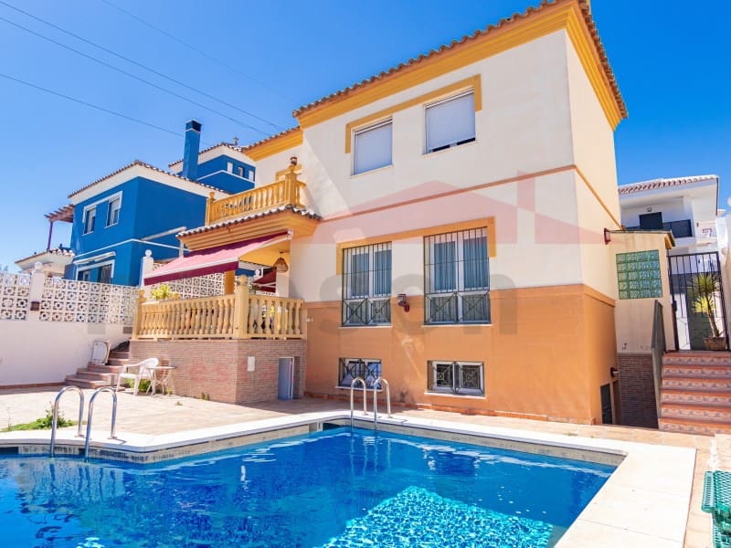 3 soverom Villa til salgs i Torre del Mar med svømmebasseng - € 630 000 (Ref: 9751839)