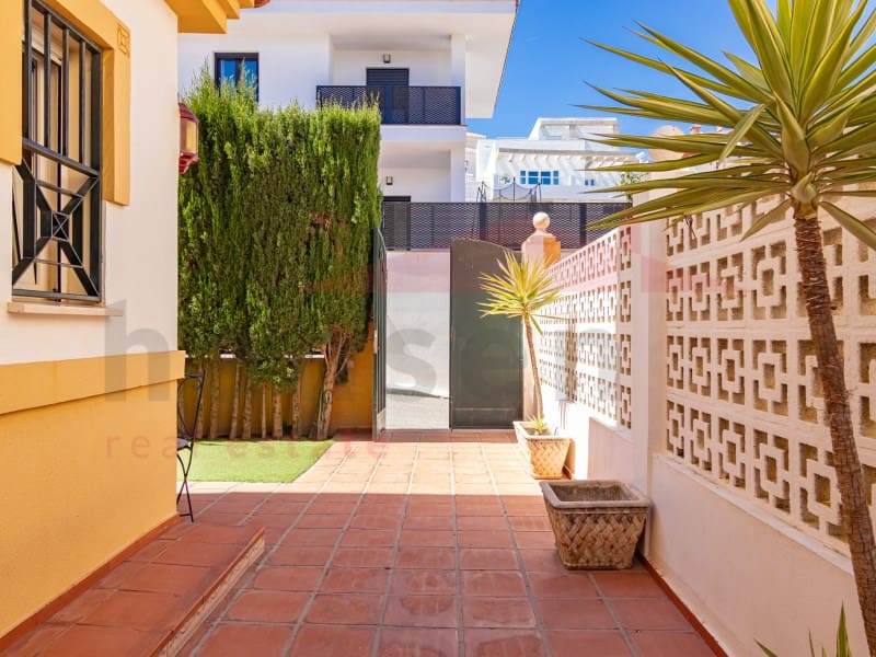 3 soverom Villa til salgs i Torre del Mar med svømmebasseng - € 630 000 (Ref: 9751839)