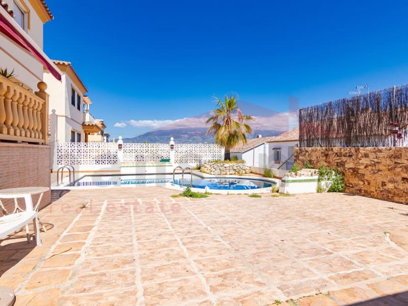 3 soverom Villa til salgs i Torre del Mar med svømmebasseng - € 630 000 (Ref: 9751839)