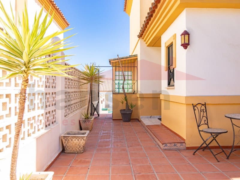 3 soverom Villa til salgs i Torre del Mar med svømmebasseng - € 630 000 (Ref: 9751839)