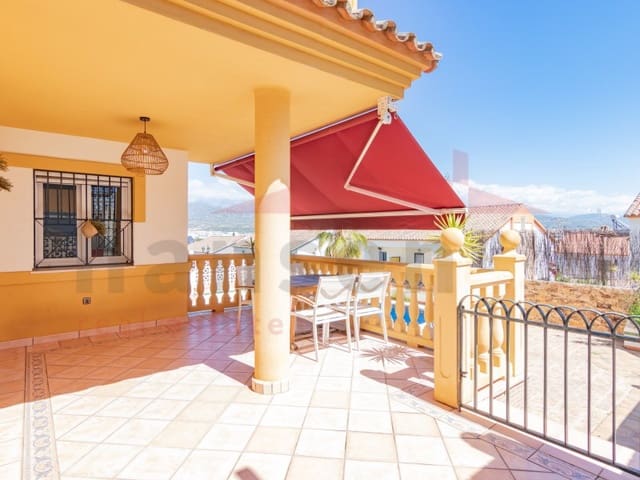 3 soverom Villa til salgs i Torre del Mar, Vélez-Málaga med svømmebasseng - € 630 000 (Ref: 9751839)