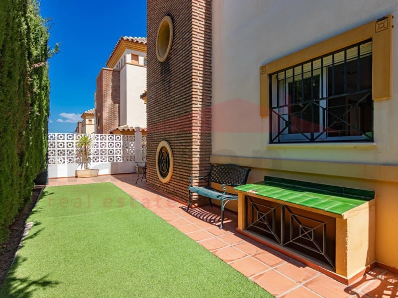 3 soverom Villa til salgs i Torre del Mar med svømmebasseng - € 630 000 (Ref: 9751839)