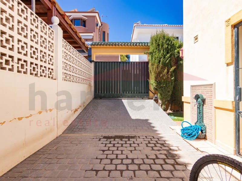 3 soverom Villa til salgs i Torre del Mar med svømmebasseng - € 630 000 (Ref: 9751839)