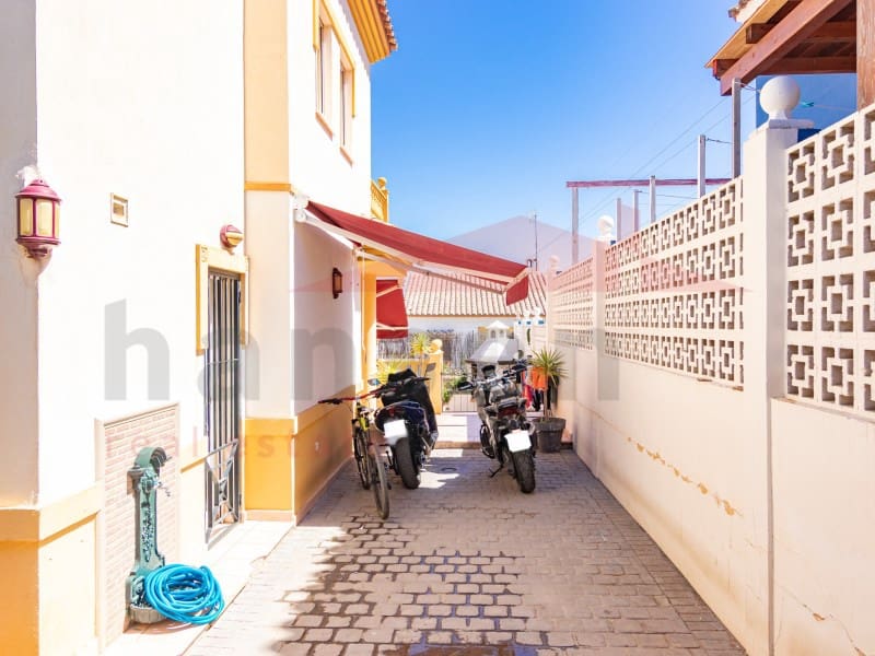 3 soverom Villa til salgs i Torre del Mar med svømmebasseng - € 630 000 (Ref: 9751839)