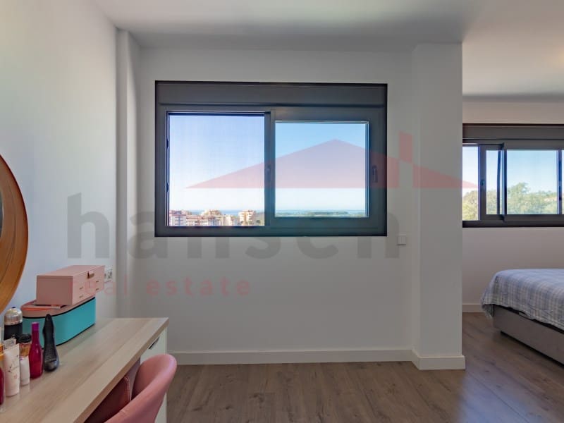 4 soverom Kjedet enebolig til salgs i Torre del Mar med garasje - € 630 000 (Ref: 9780316)