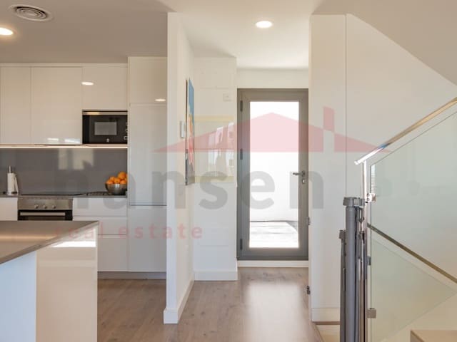 4 soverom Kjedet enebolig til salgs i Torre del Mar, Vélez-Málaga med garasje - € 630 000 (Ref: 9780316)