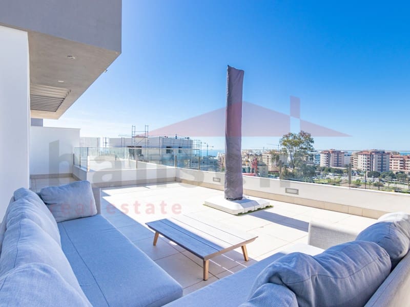 4 soverom Kjedet enebolig til salgs i Torre del Mar med garasje - € 630 000 (Ref: 9780316)