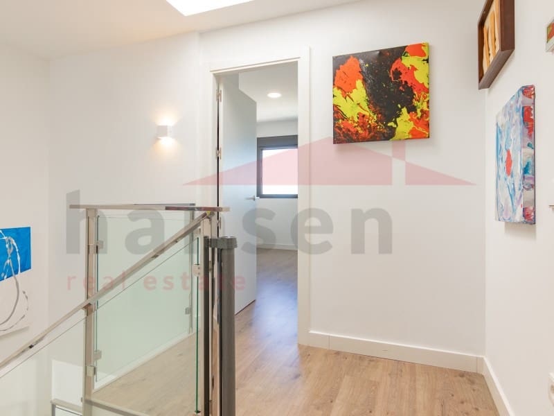 4 soverom Kjedet enebolig til salgs i Torre del Mar med garasje - € 630 000 (Ref: 9780316)