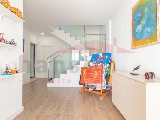 4 soverom Kjedet enebolig til salgs i Torre del Mar, Vélez-Málaga med garasje - € 630 000 (Ref: 9780316)