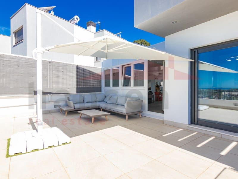 4 soverom Kjedet enebolig til salgs i Torre del Mar med garasje - € 630 000 (Ref: 9780316)