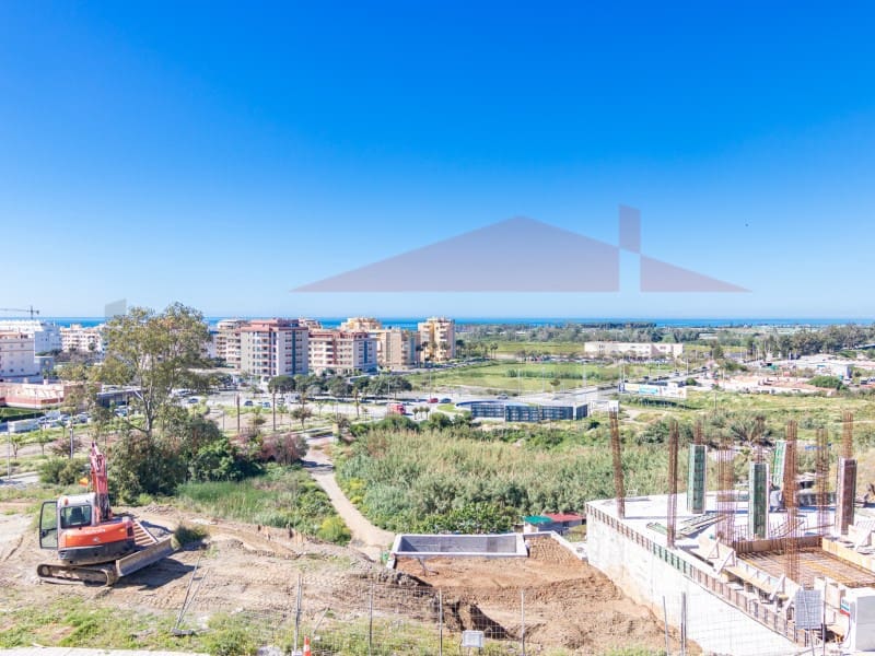 4 soverom Kjedet enebolig til salgs i Torre del Mar med garasje - € 630 000 (Ref: 9780316)