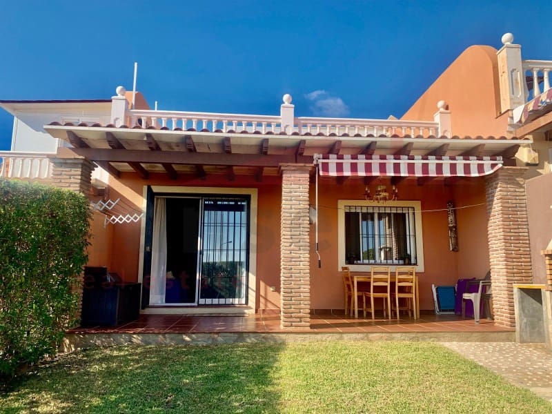 3 slaapkamer Huis te koop in Torrox Park met zwembad garage - € 330.000 (Ref: 9790855)