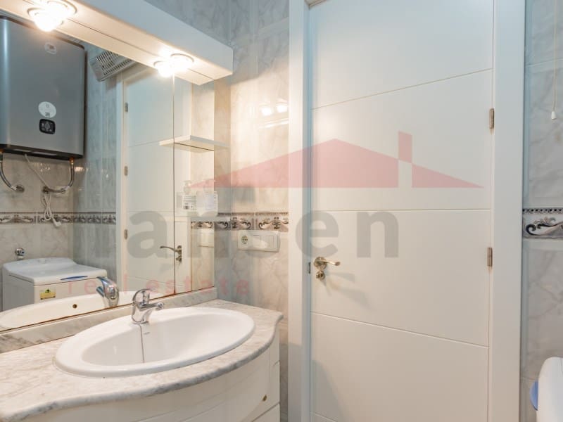 1 makuuhuone Huoneisto myytävänä paikassa Torre del Mar mukana uima-altaan - 205 000 € (Ref: 9794383)