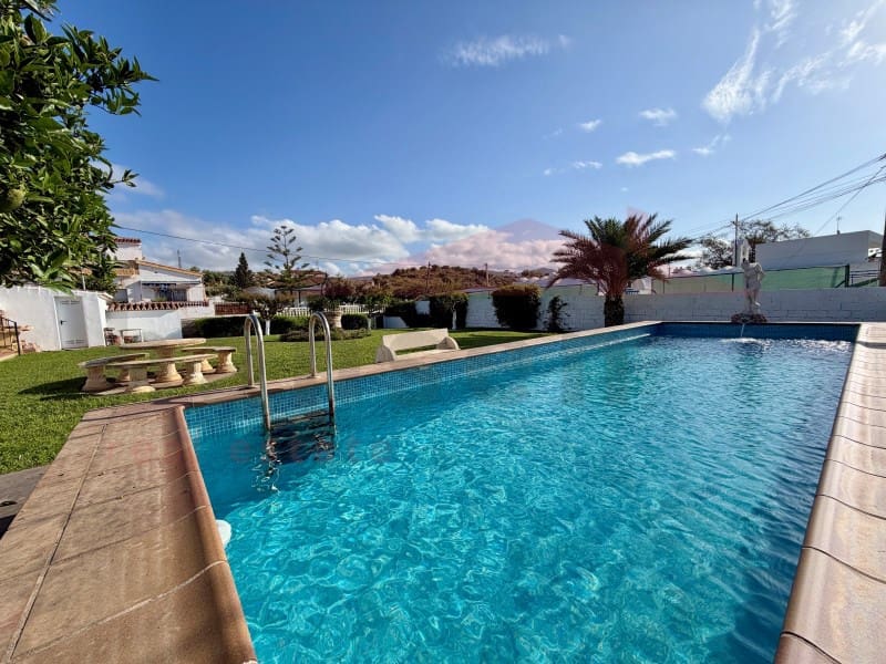 3 sypialnia Willa na sprzedaż w Rincon de la Victoria z basenem garażem - 895 000 € (Ref: 9824809)