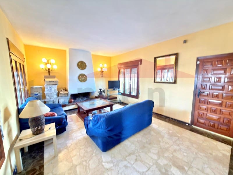 3 sypialnia Willa na sprzedaż w Rincon de la Victoria z basenem garażem - 895 000 € (Ref: 9824809)