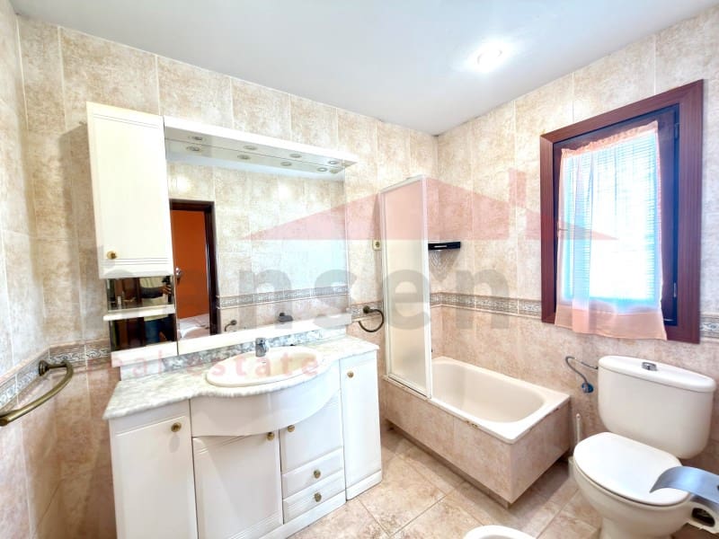 3 sypialnia Willa na sprzedaż w Rincon de la Victoria z basenem garażem - 895 000 € (Ref: 9824809)