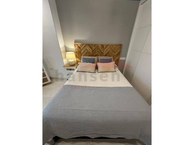 1 quarto Apartamento para arrendar em Torre del Mar com piscina - 700 € (Ref: 9850989)