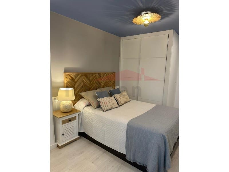 1 quarto Apartamento para arrendar em Torre del Mar com piscina - 700 € (Ref: 9850989)