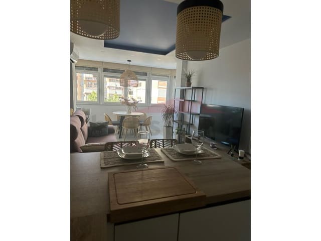 1 quarto Apartamento para arrendar em Torre del Mar, Vélez-Málaga com piscina - 700 € (Ref: 9850989)