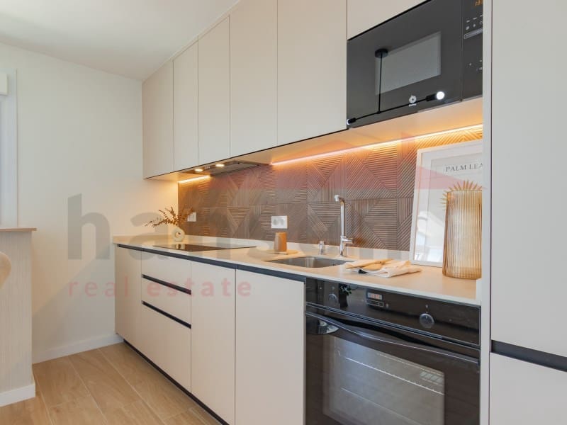2 bedroom Flat for sale in Torre del Mar with pool - € 469,900 (Ref: 9866784)