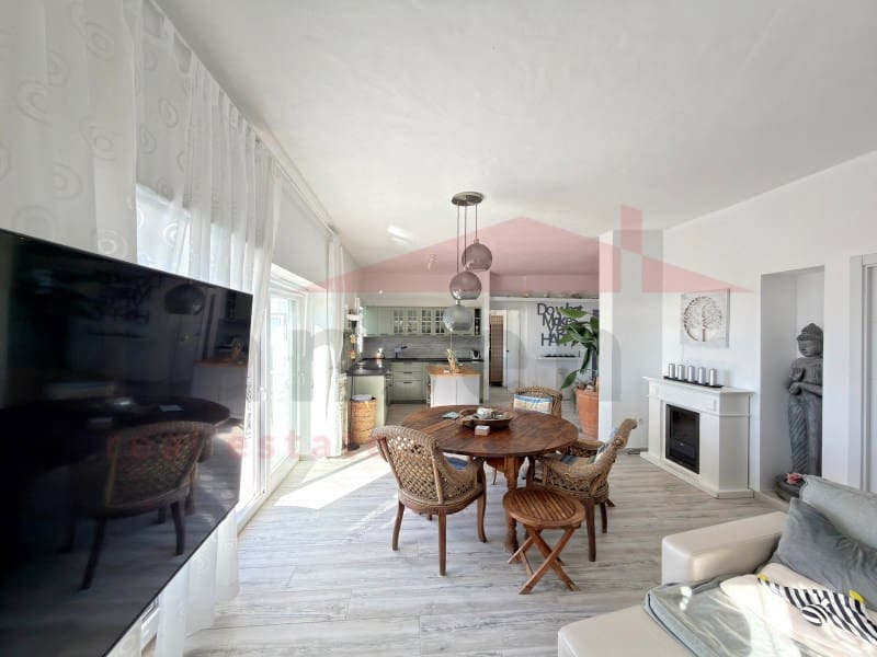 Chalet de 5 habitaciones en Benajarafe en venta - 1.370.000 € (Ref: 9890015)