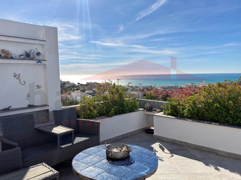 Chalet de 5 habitaciones en Benajarafe en venta - 1.370.000 € (Ref: 9890015)