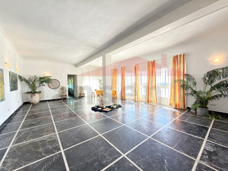 Chalet de 5 habitaciones en Benajarafe en venta - 1.370.000 € (Ref: 9890015)