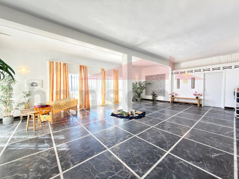 Chalet de 5 habitaciones en Benajarafe en venta - 1.370.000 € (Ref: 9890015)