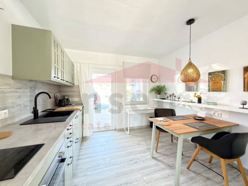 Chalet de 5 habitaciones en Benajarafe en venta - 1.370.000 € (Ref: 9890015)