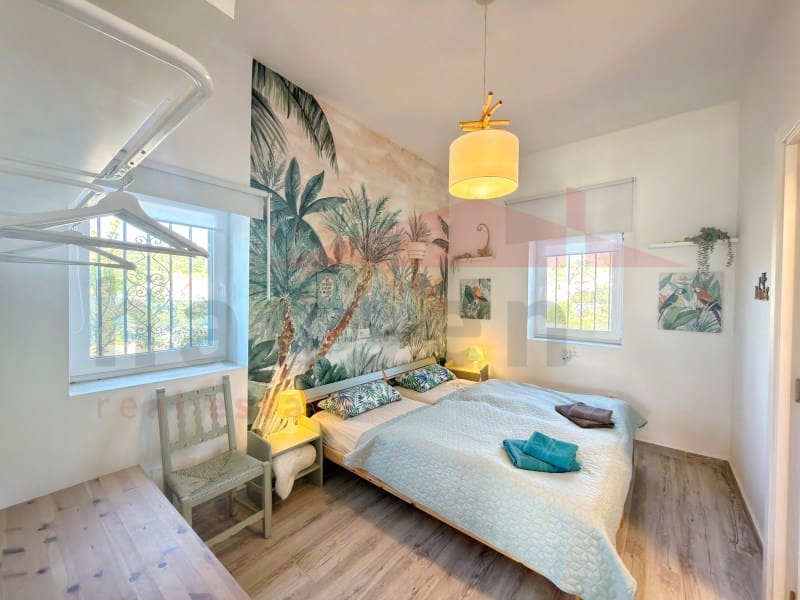 Chalet de 5 habitaciones en Benajarafe en venta - 1.370.000 € (Ref: 9890015)