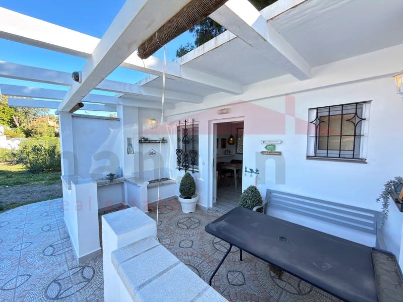 Chalet de 5 habitaciones en Benajarafe en venta - 1.370.000 € (Ref: 9890015)