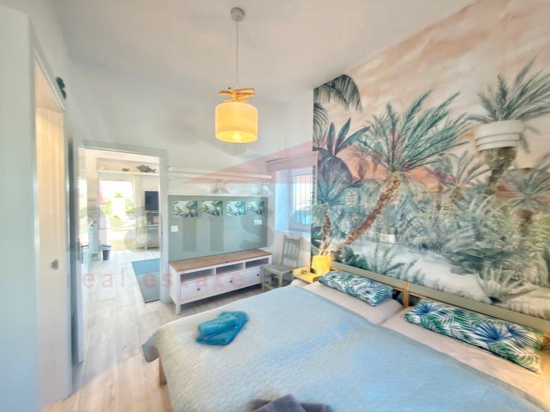 Chalet de 5 habitaciones en Benajarafe en venta - 1.370.000 € (Ref: 9890015)