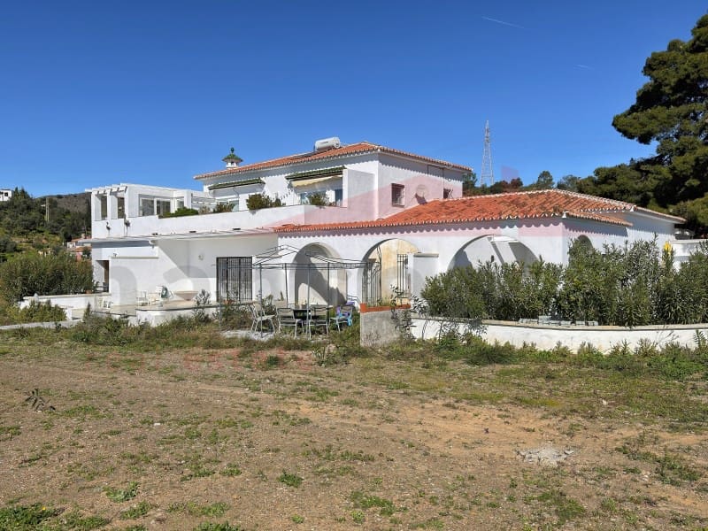 Chalet de 5 habitaciones en Benajarafe en venta - 1.370.000 € (Ref: 9890015)