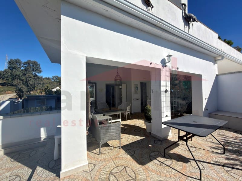 Chalet de 5 habitaciones en Benajarafe en venta - 1.370.000 € (Ref: 9890015)