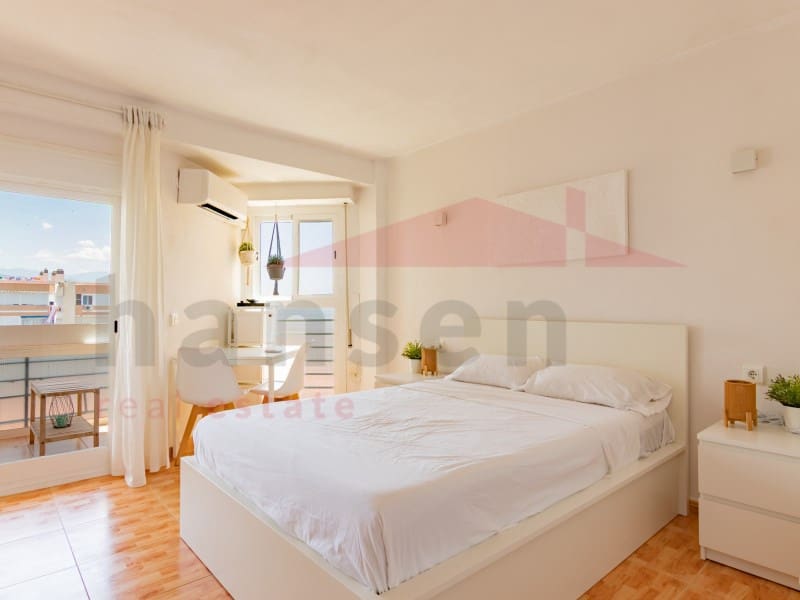 Estúdio para venda em Torre del Mar com piscina - 189 000 € (Ref: 9910397)