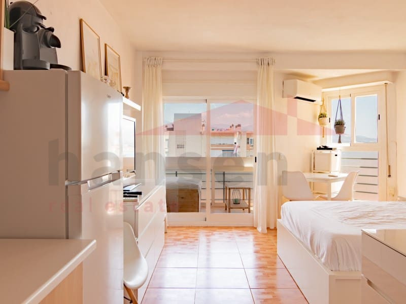 Estúdio para venda em Torre del Mar com piscina - 189 000 € (Ref: 9910397)