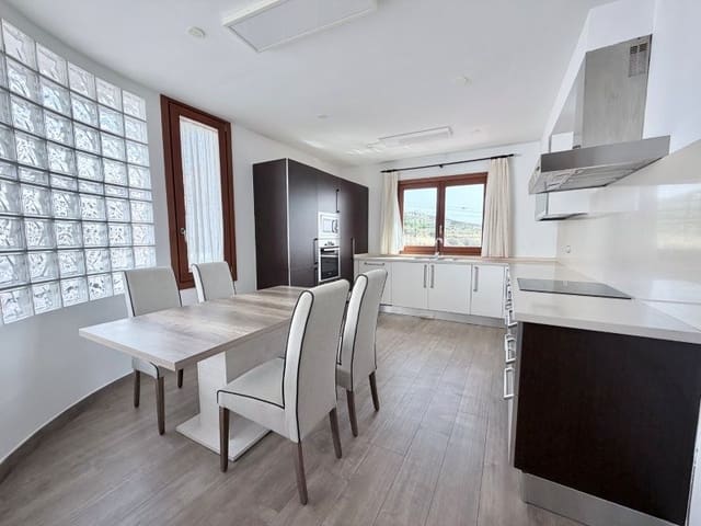 3 quarto Casa em Banda para venda em San Miguel de Abona com garagem - 375 000 € (Ref: 10006331)