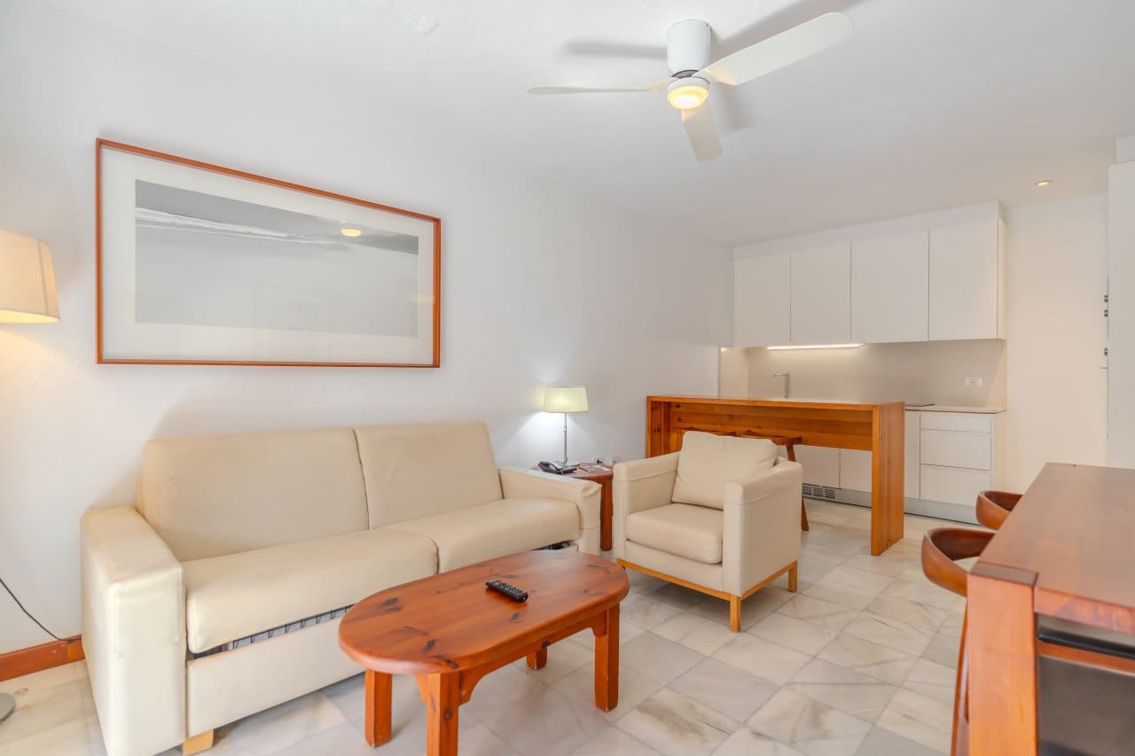 1 soverom Leilighet til salgs i Playa de las Americas med svømmebasseng - € 520 000 (Ref: 10025357)