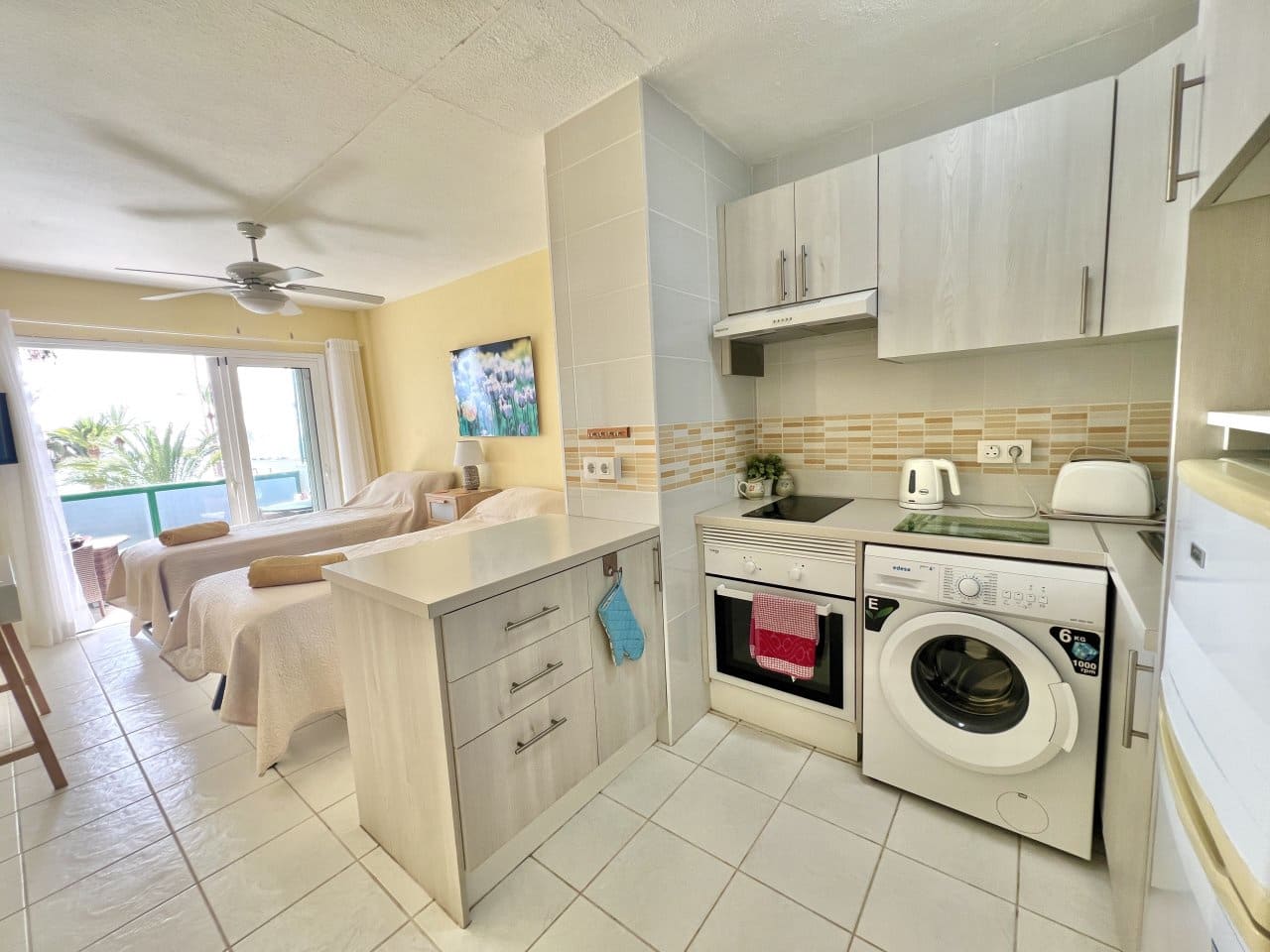 Apartment for sale in Los Cristianos with pool - € 260,000 (Ref: 10048927)