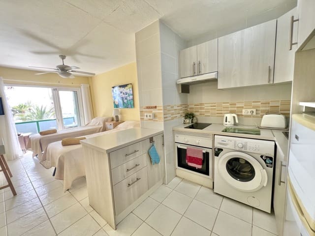 Apartment for sale in Los Cristianos, Arona with pool - € 260,000 (Ref: 10048927)