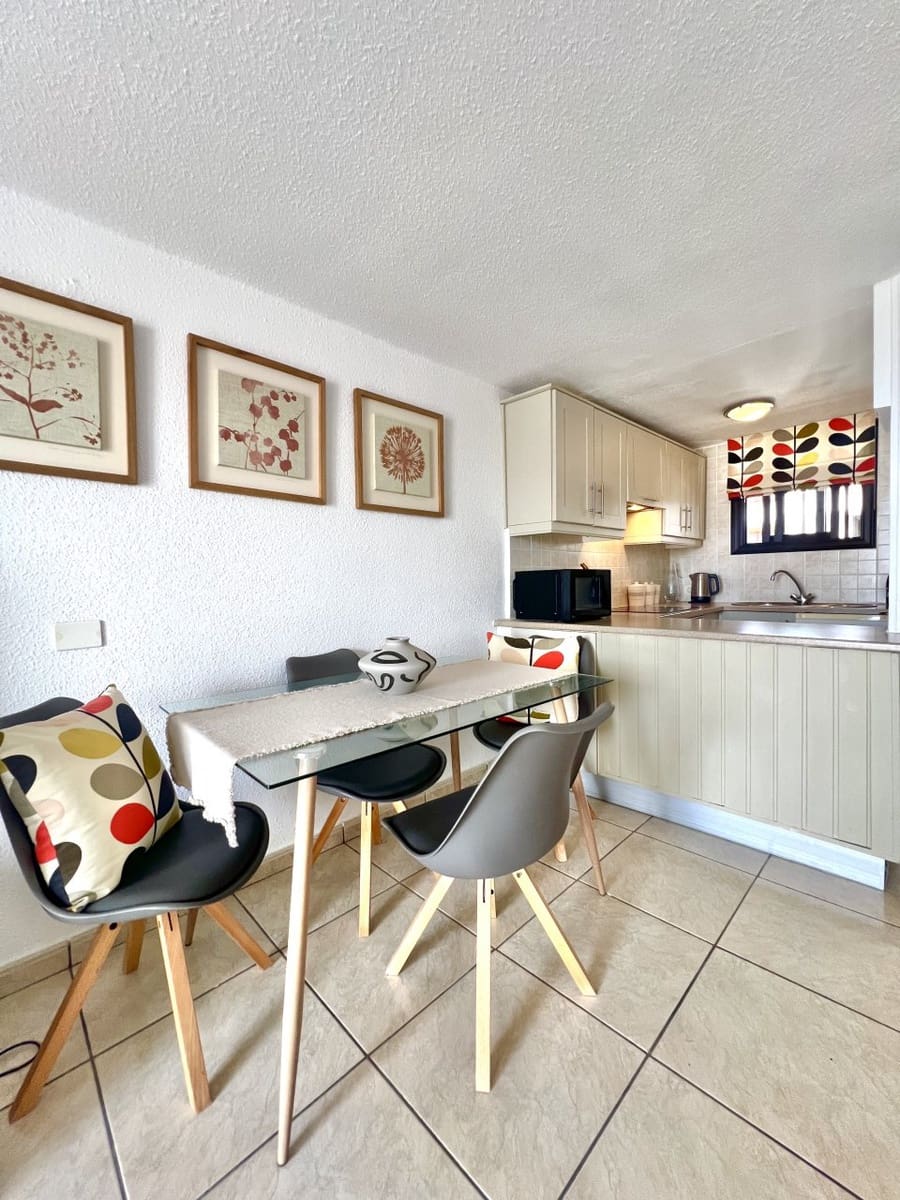 1 sypialnia Apartament na sprzedaż w Playa de las Americas z basenem - 419 950 € (Ref: 10058745)